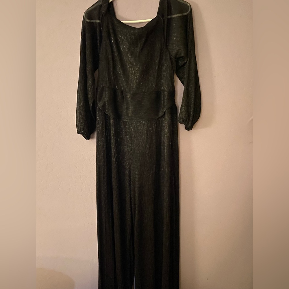Black shimmer pant suit